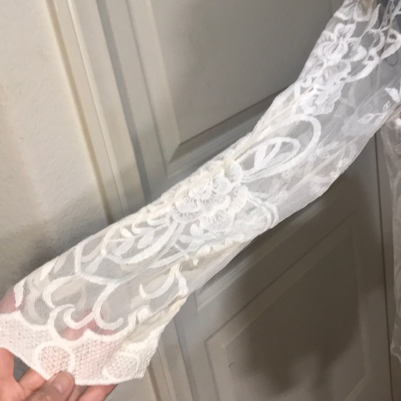 white ruffle shirt forever 21